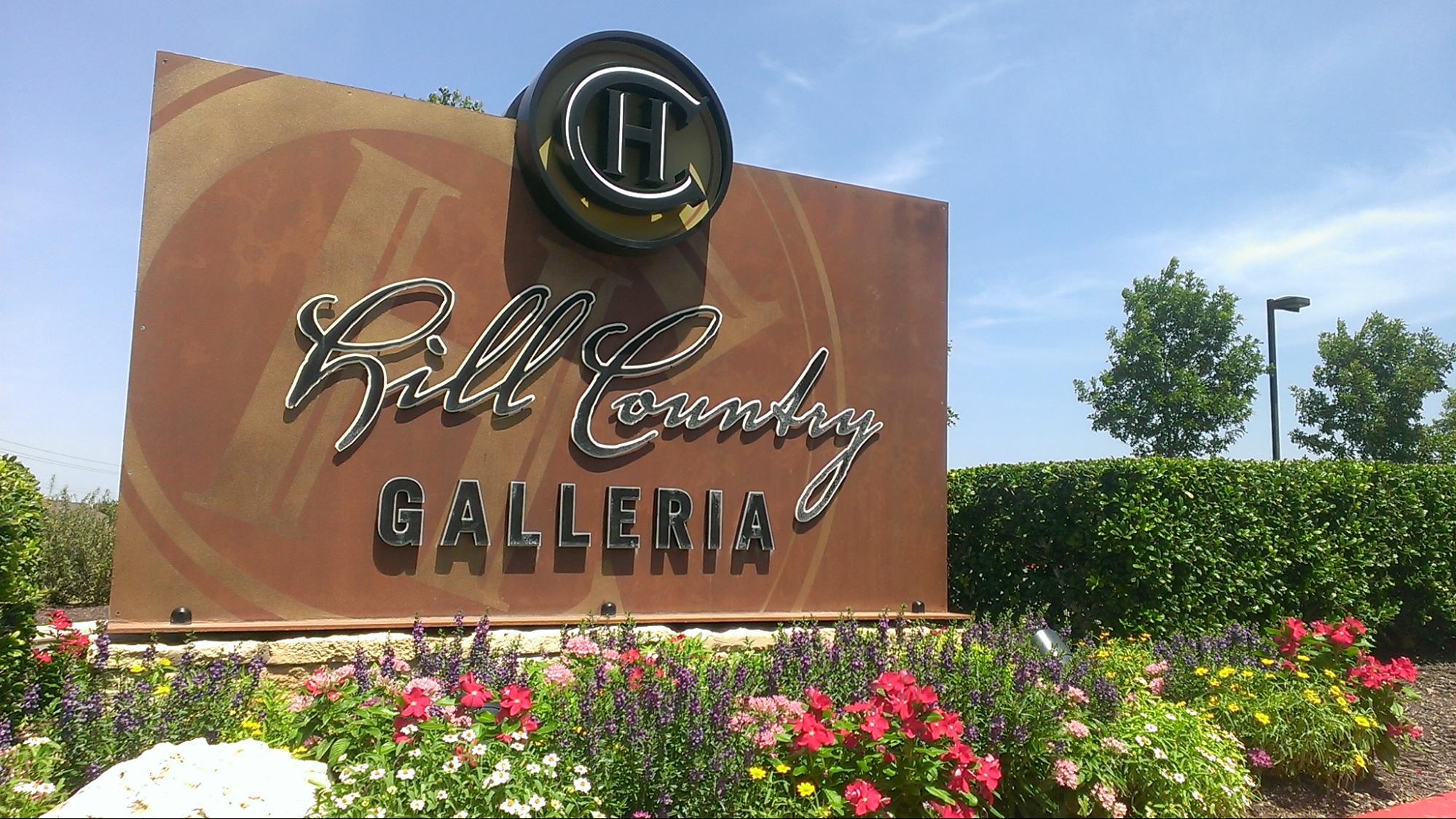 Pure White Studios at Hill Country Galleria, Bee Cave TX